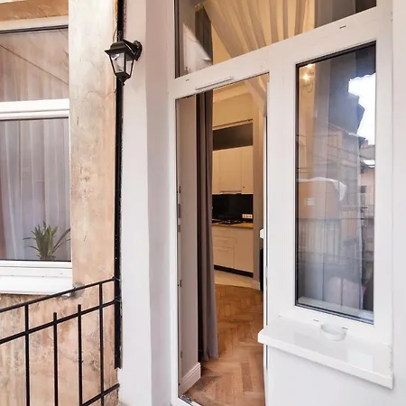Chopin Apartment In The Center Of إلفيف المظهر الخارجي الصورة