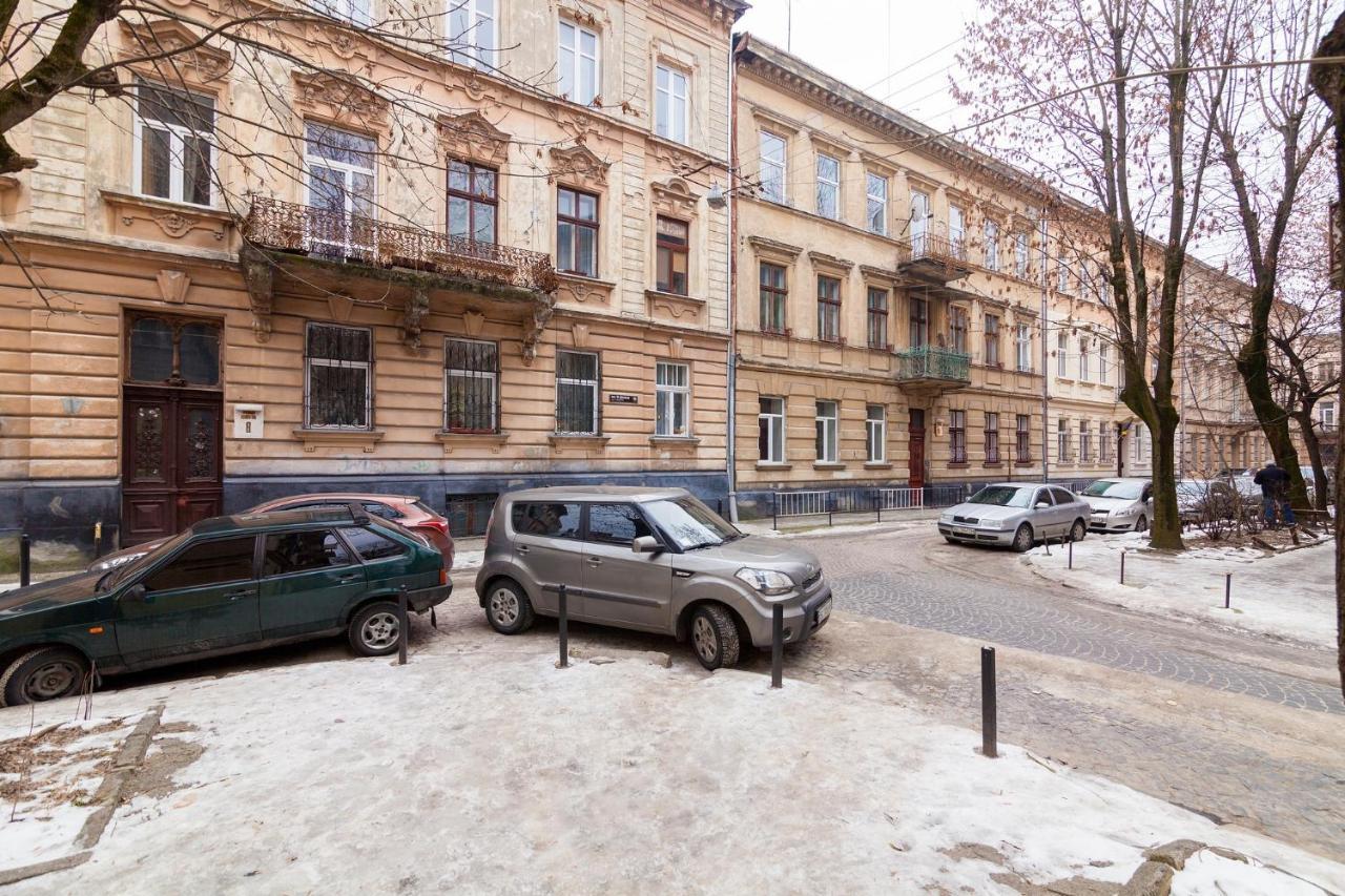 Chopin In The Center Of Apartment Lviv