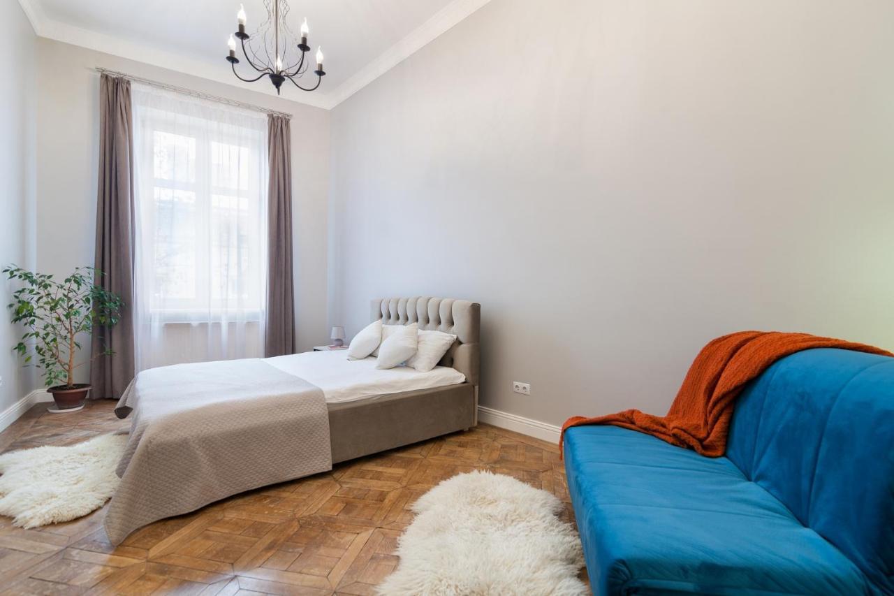 Chopin In The Center Of Apartment Lviv